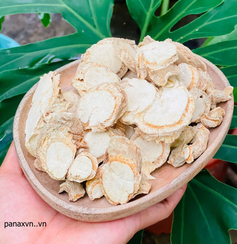 Đinh lăng khô thái lát